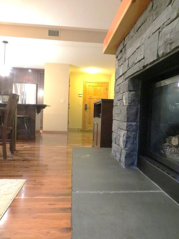 Luxury Canmore Vacations Szoba fotó