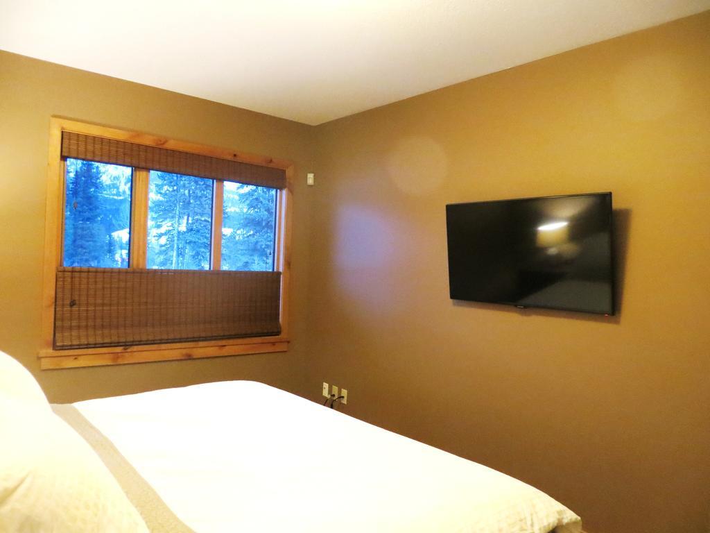 Luxury Canmore Vacations Szoba fotó